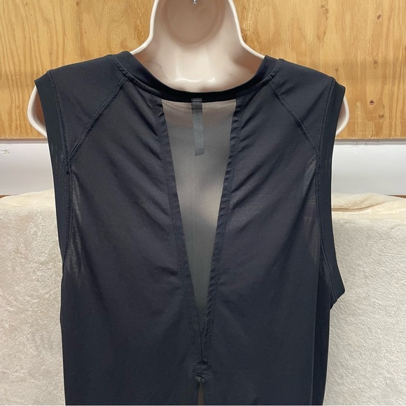 Fabletics women’s activewear tank top split back black size XL yoga running - Picture 4 of 5